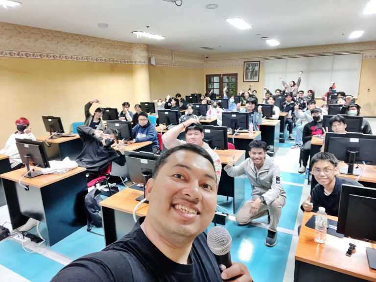 กิจกรรม DM สร้างสรรค์งานโมชันกราฟิก อบรมการใช้ Adobe After Effect