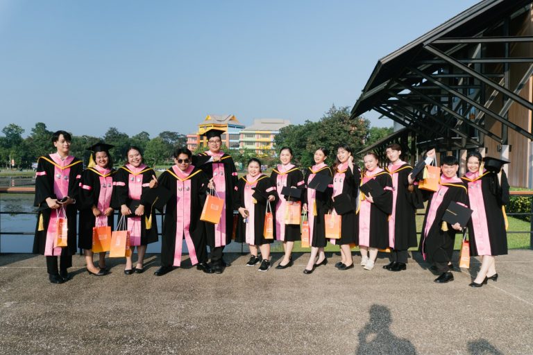  แสดงความยินดี พิธีรับพระราชทานปริญญาบัตร ปี 2567